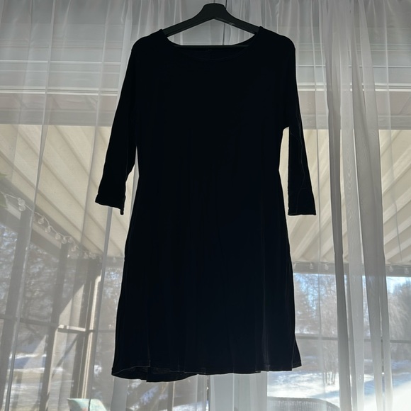 Black dress with packets! - Picture 1 of 2